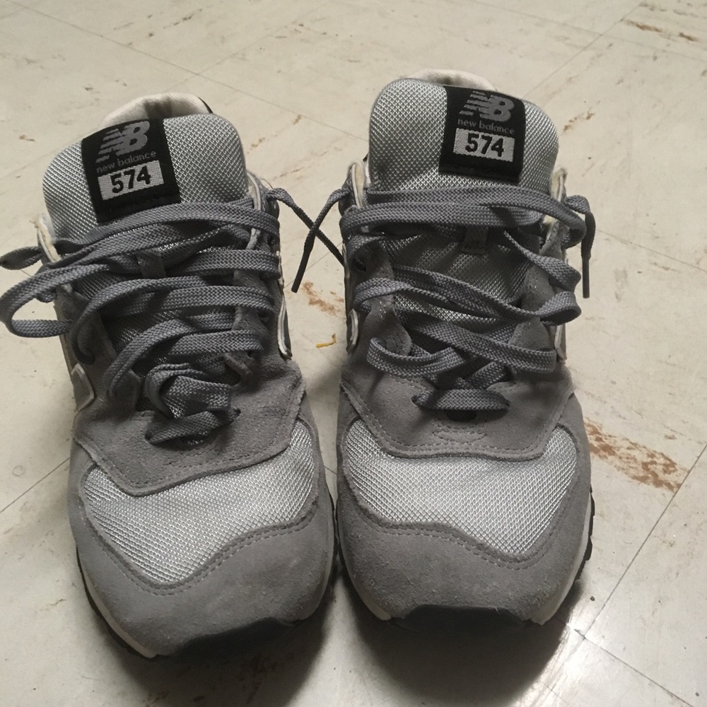 Pair of gray new balance 574, 9.5